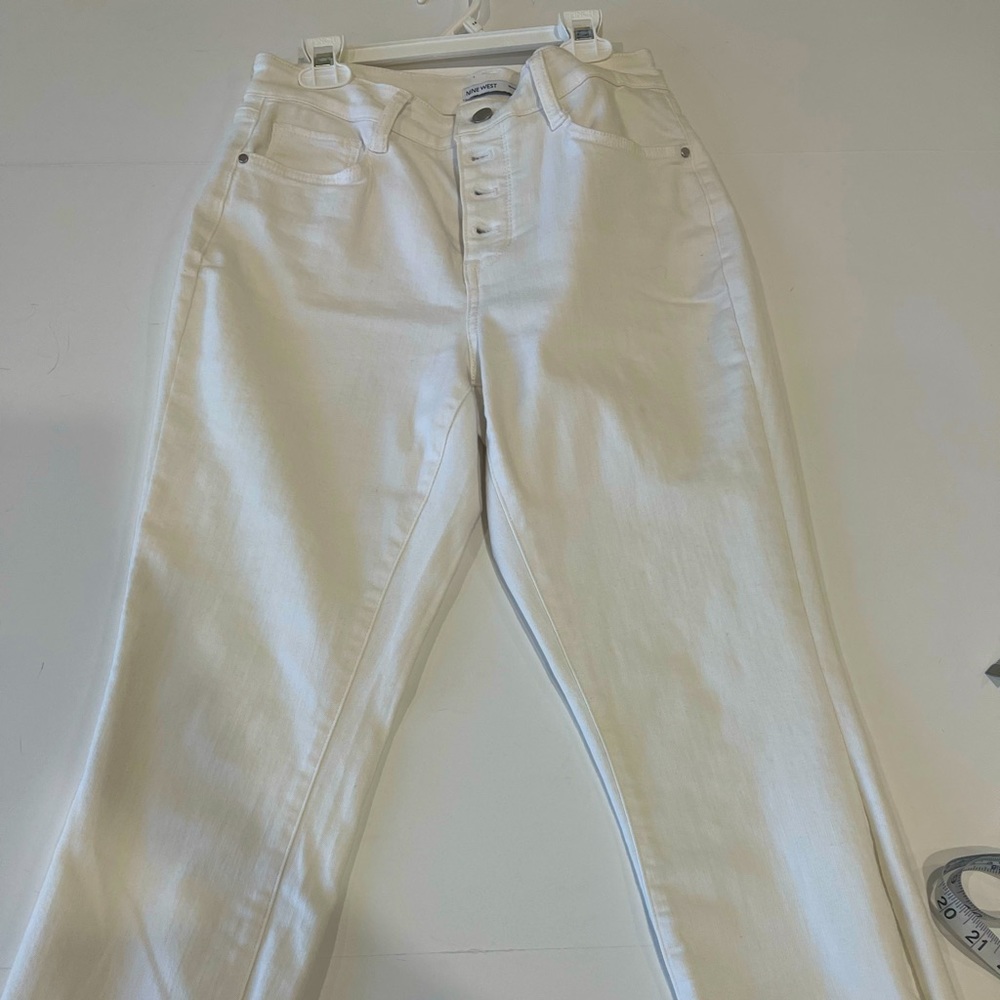 Nine West skinny ankle white jeans size 8 button fly, 98% cotton NEW NO TAGS